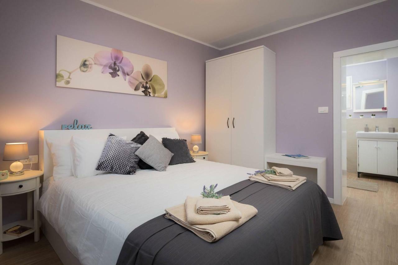 Zlatin Dvor - Apartments For 3, Terrace, Trogir Center, Beach At 5-Min, Bike Friendly Εξωτερικό φωτογραφία