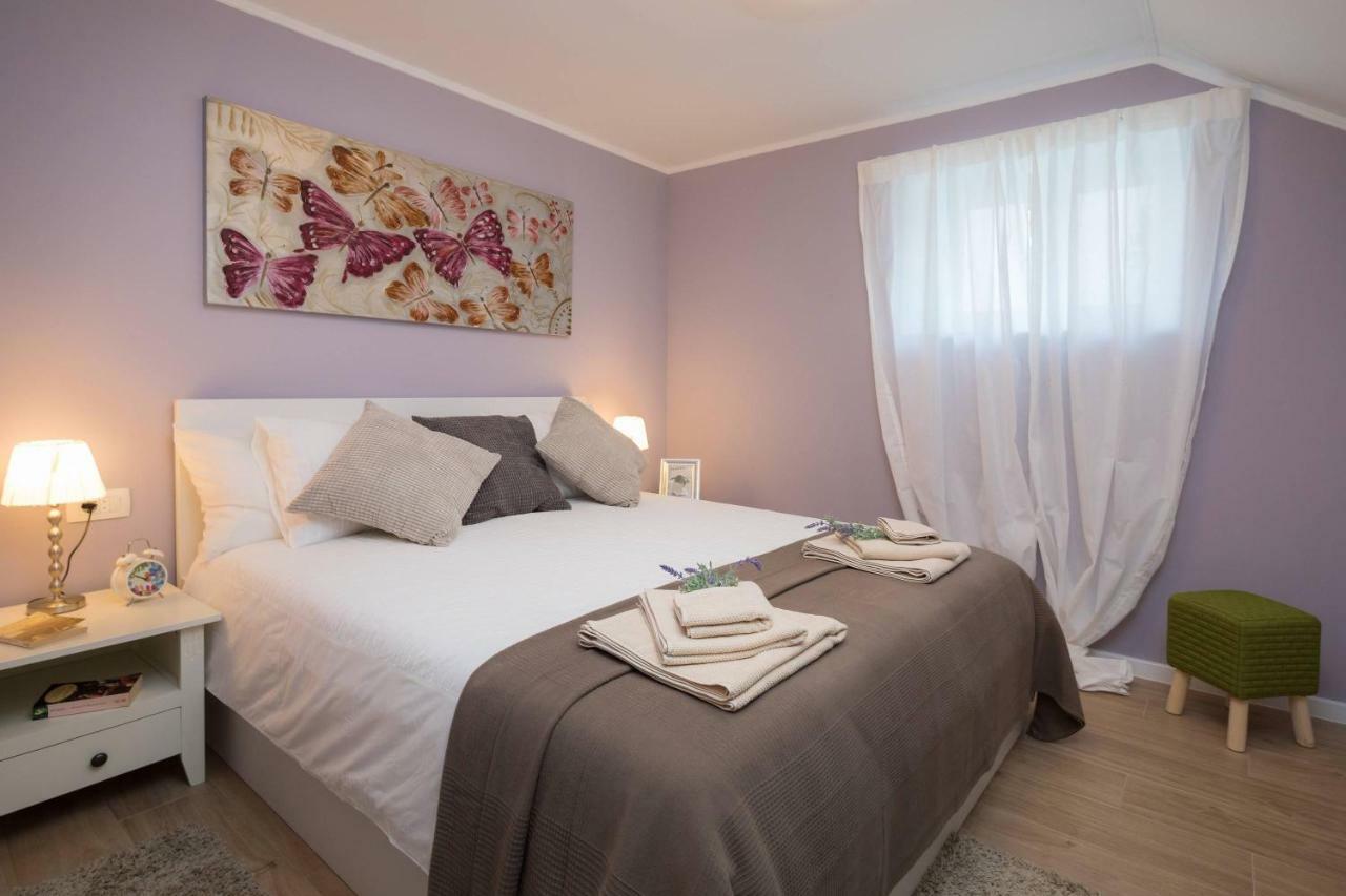 Zlatin Dvor - Apartments For 3, Terrace, Trogir Center, Beach At 5-Min, Bike Friendly Εξωτερικό φωτογραφία