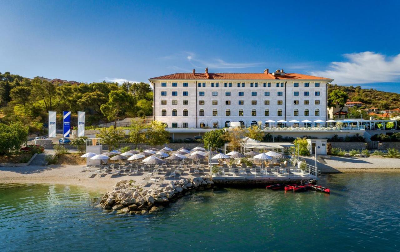 Zlatin Dvor - Apartments For 3, Terrace, Trogir Center, Beach At 5-Min, Bike Friendly Εξωτερικό φωτογραφία